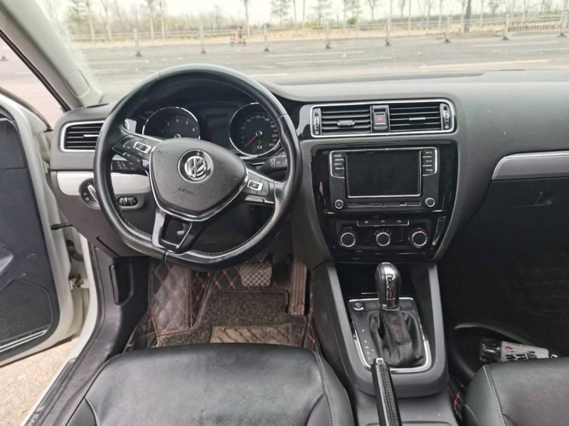 济南17年大众速腾8