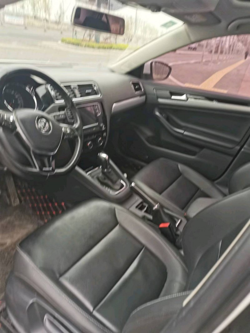 济南17年大众速腾7