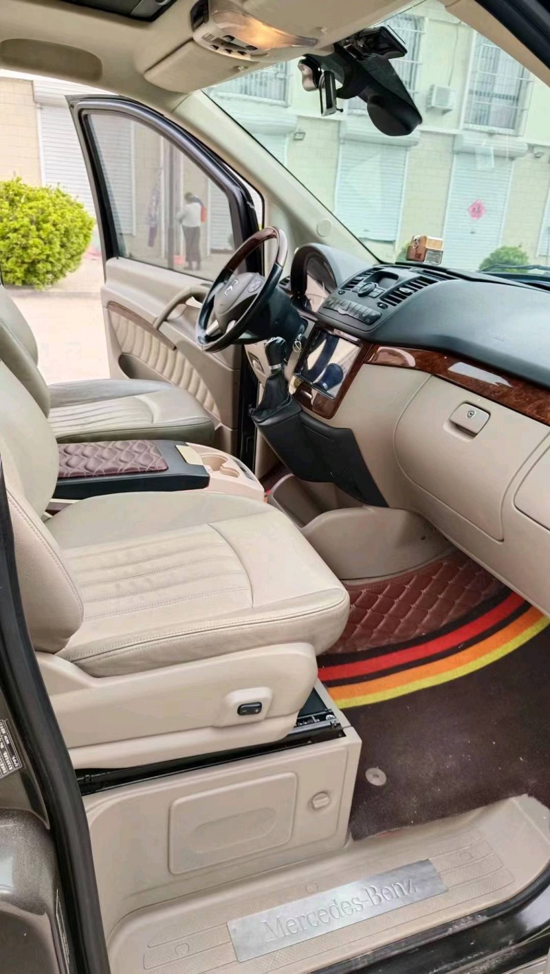 淄博15年奔驰唯雅诺3