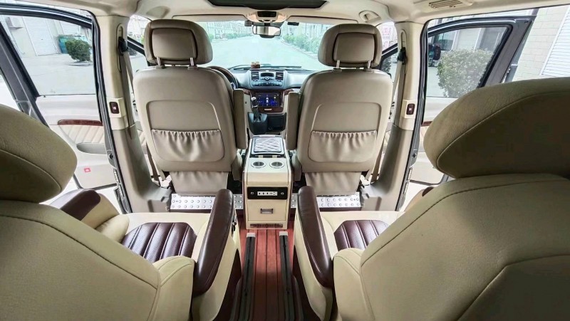 淄博15年奔驰唯雅诺4