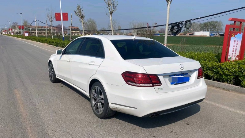 济南13年奔驰E8