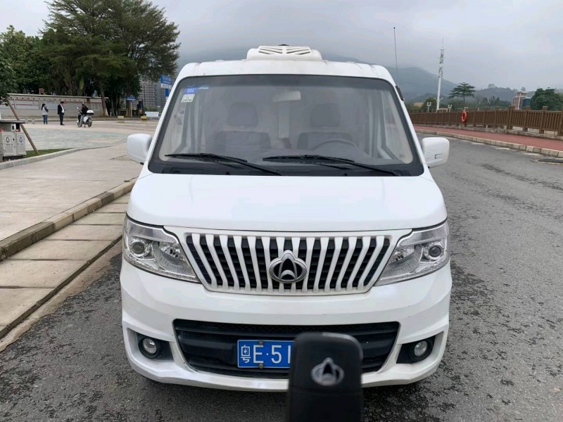 东莞19年长安汽车睿行1