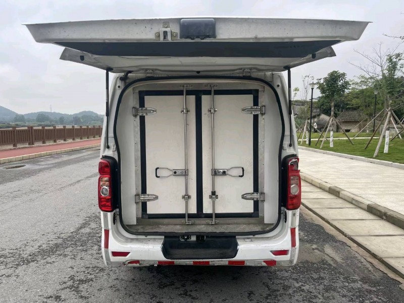 东莞19年长安汽车睿行5