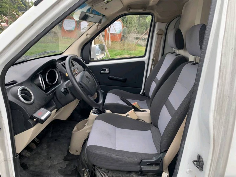 东莞19年长安汽车睿行8