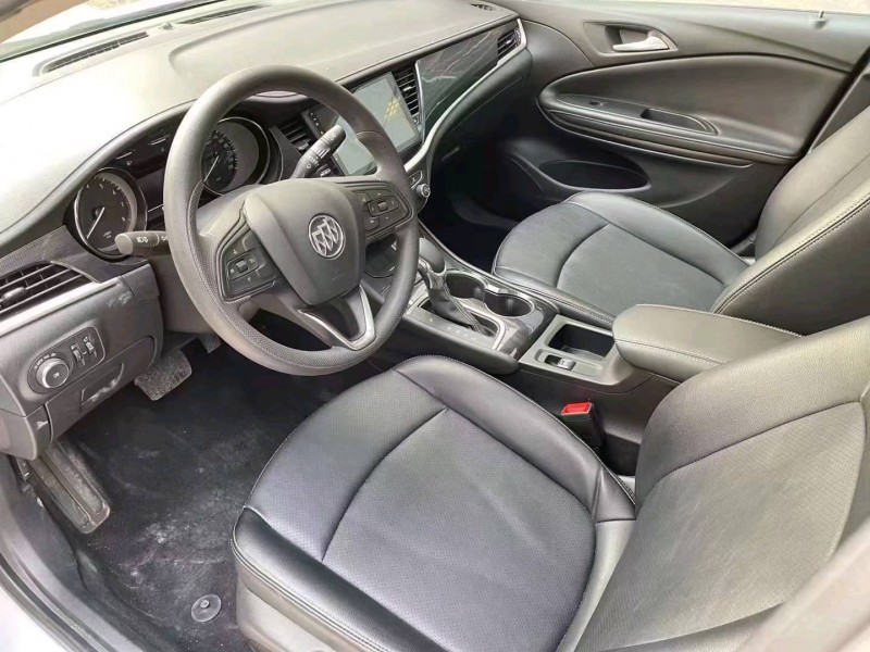 济宁21年别克威朗9