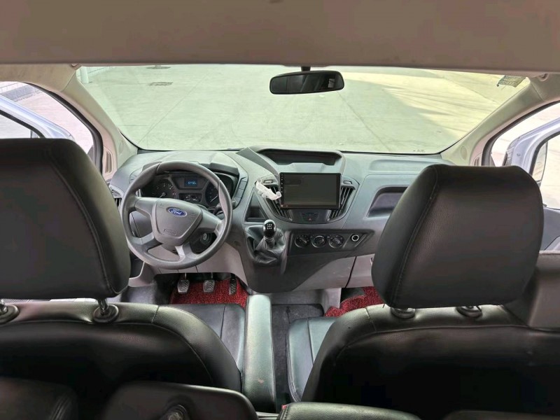 徐州19年福特全顺5