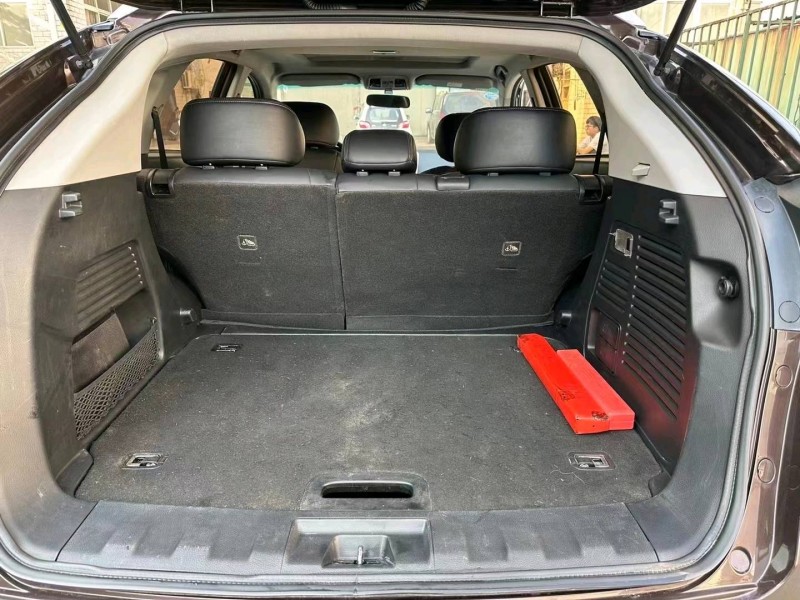 武汉16年纳智捷优6 SUV4