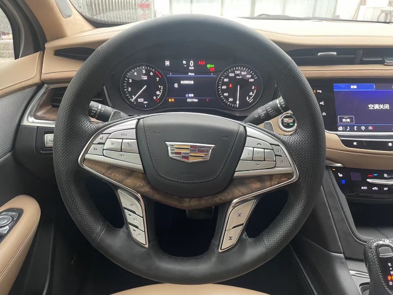 宜昌21年凯迪拉克XT57