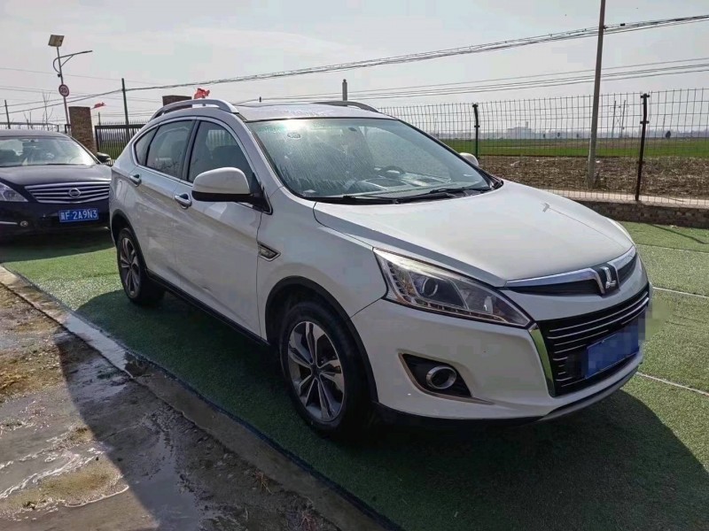 石家庄15年纳智捷优6 SUV1