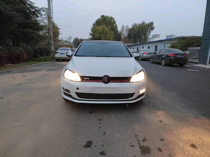 济南17年大众高尔夫1