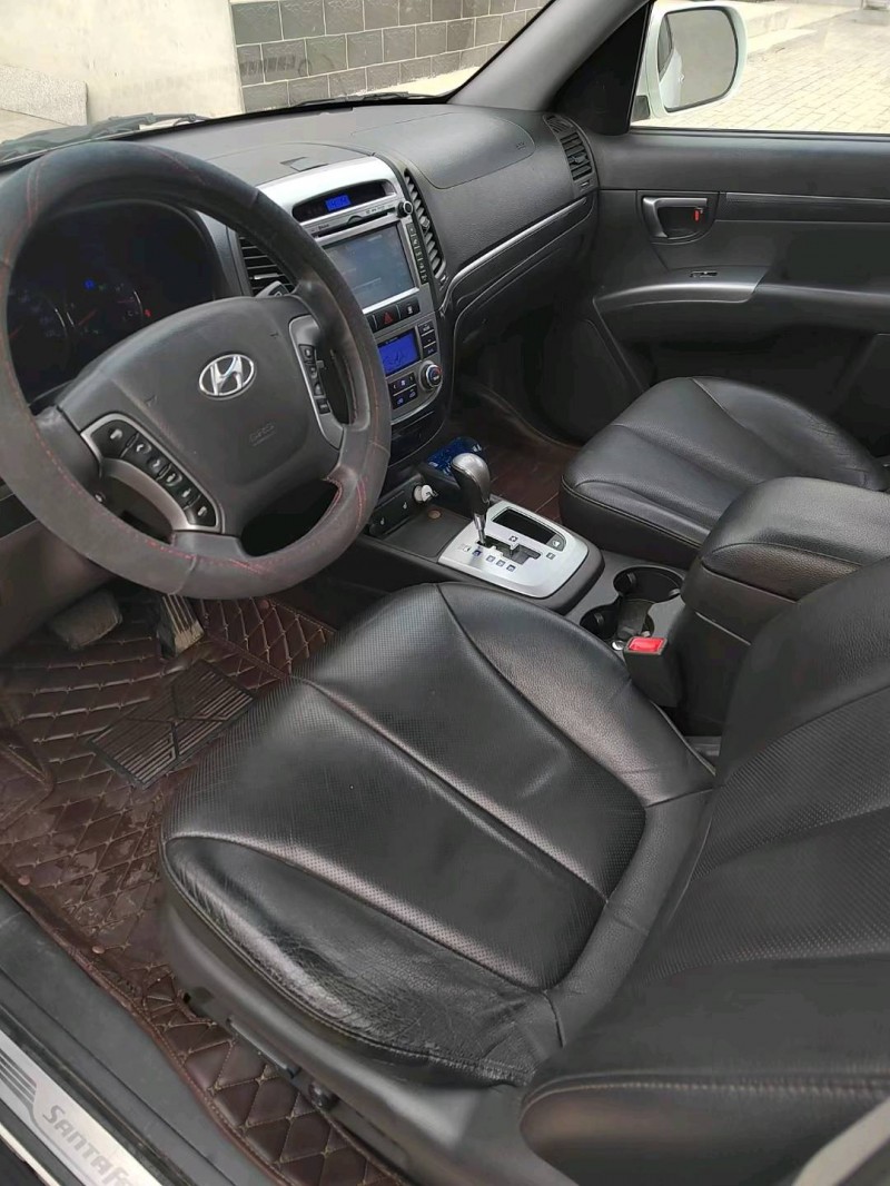 保定12年现代新胜达4