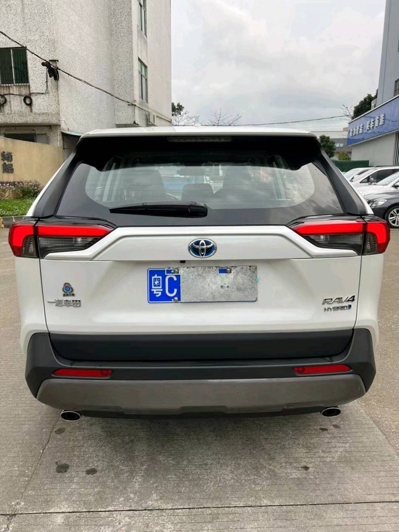 中山22年丰田RAV49