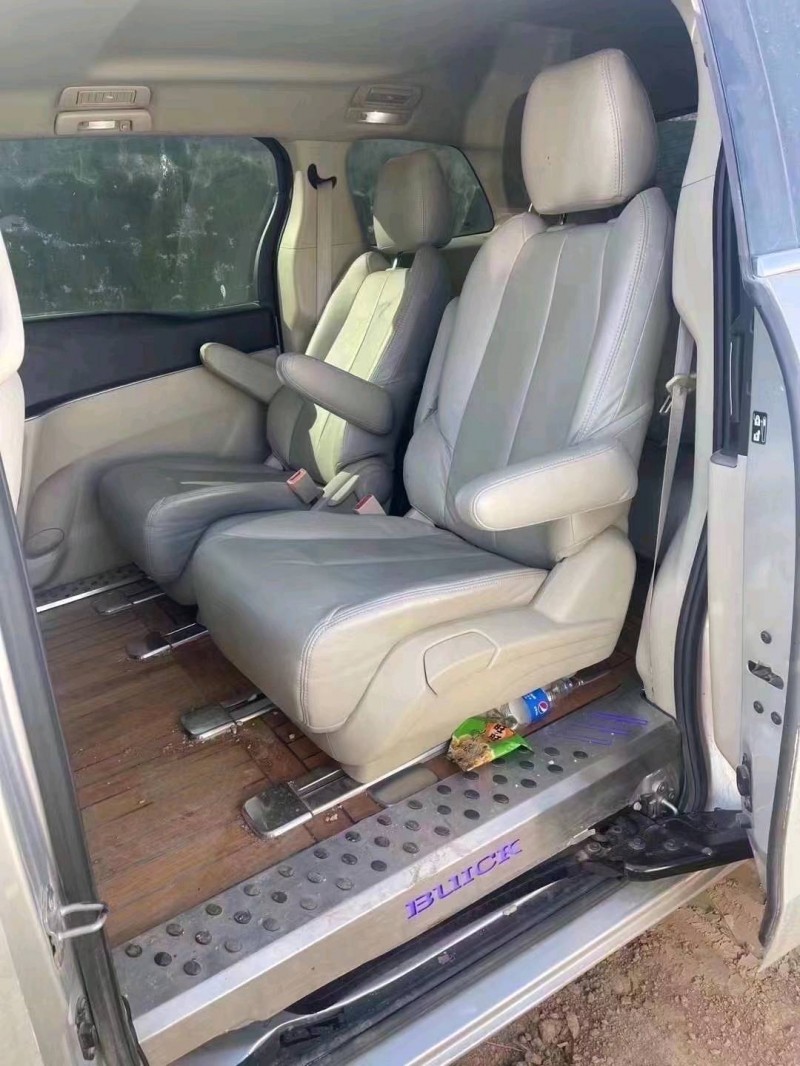 淄博15年别克GL82