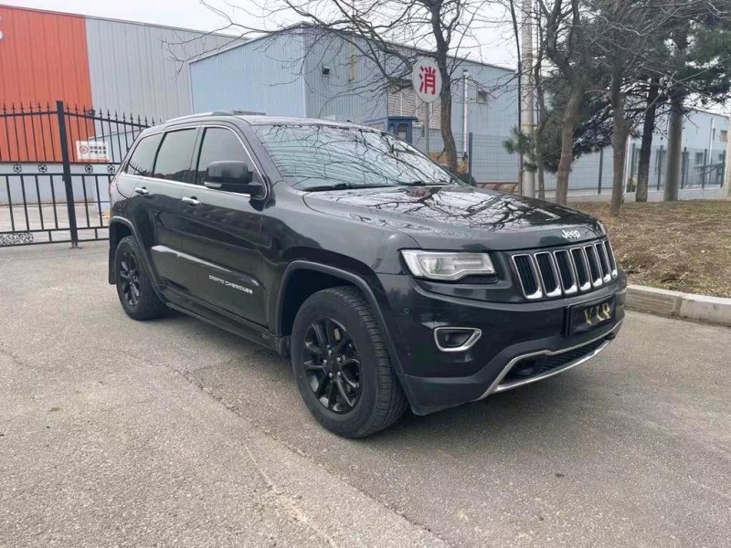 沈阳13年Jeep大切诺基4