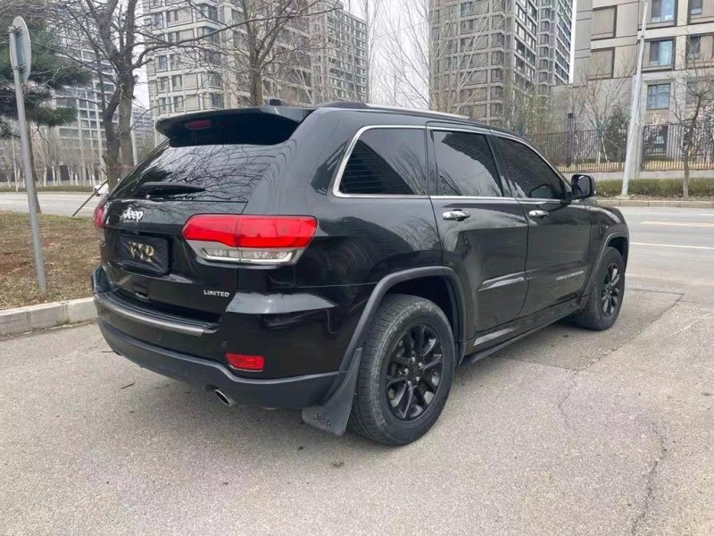 沈阳13年Jeep大切诺基5