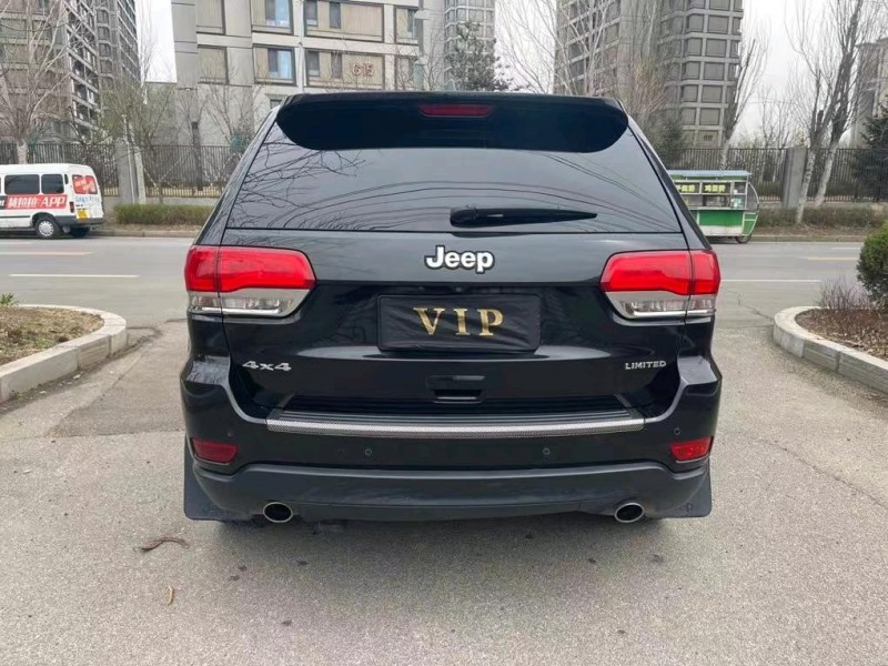 沈阳13年Jeep大切诺基6