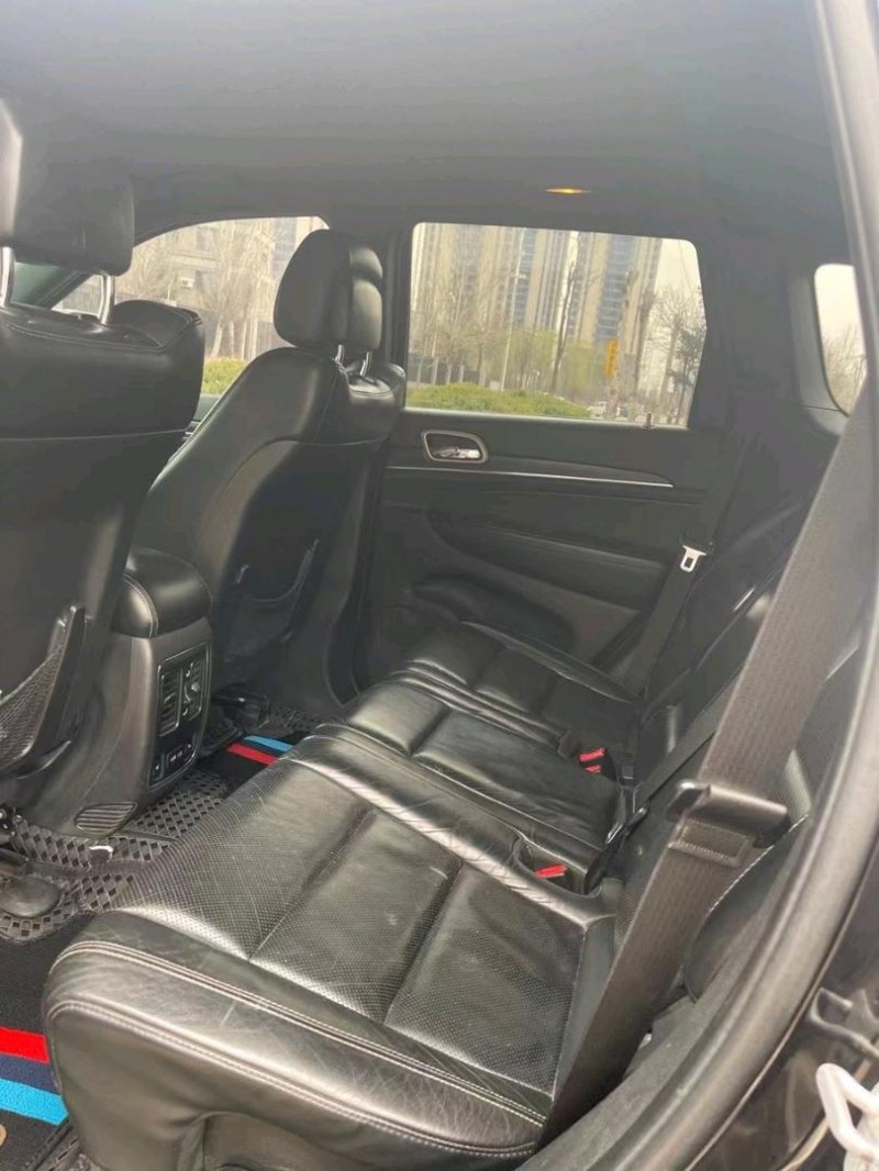 沈阳13年Jeep大切诺基8