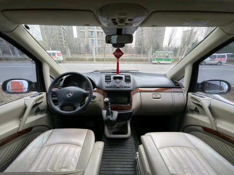 沈阳10年奔驰威霆9