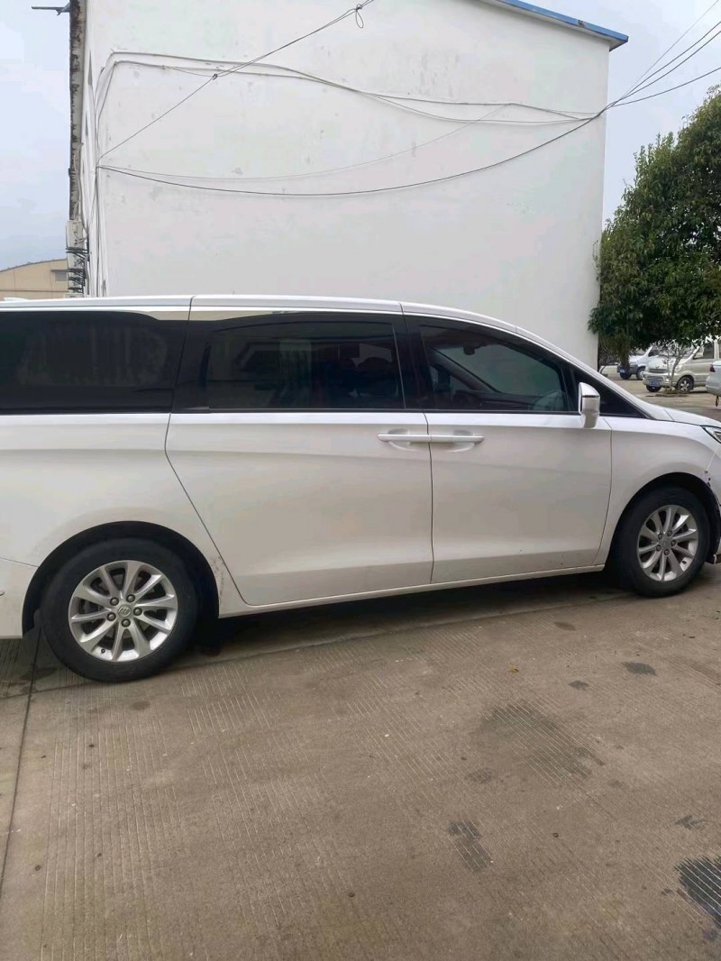 宿迁19年别克GL87