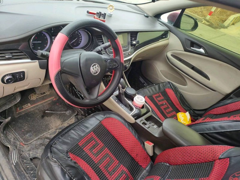 徐州17年别克威朗8