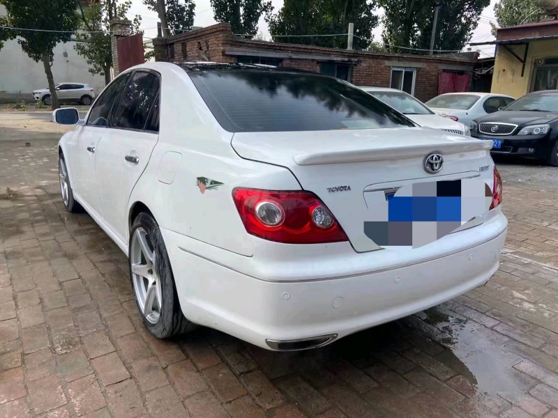 保定10年丰田锐志6