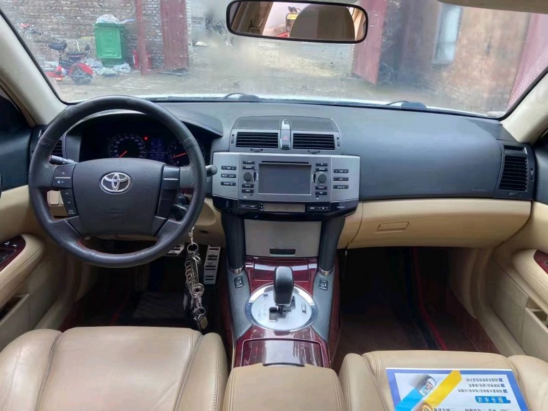 保定10年丰田锐志9