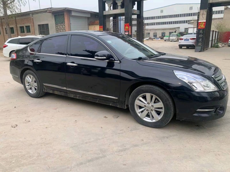 保定11年日产天籁2