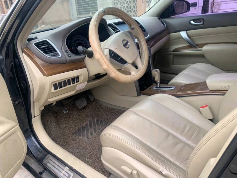 保定11年日产天籁8