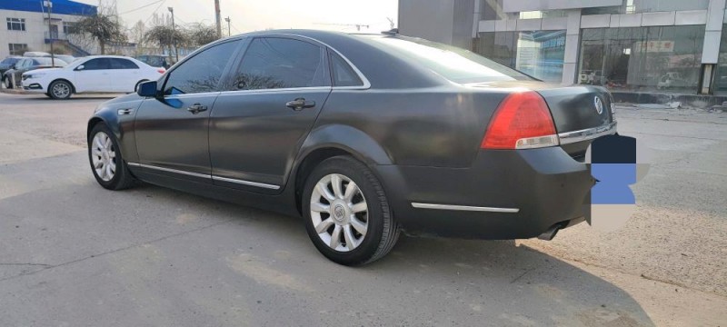 保定09年别克林荫大道5