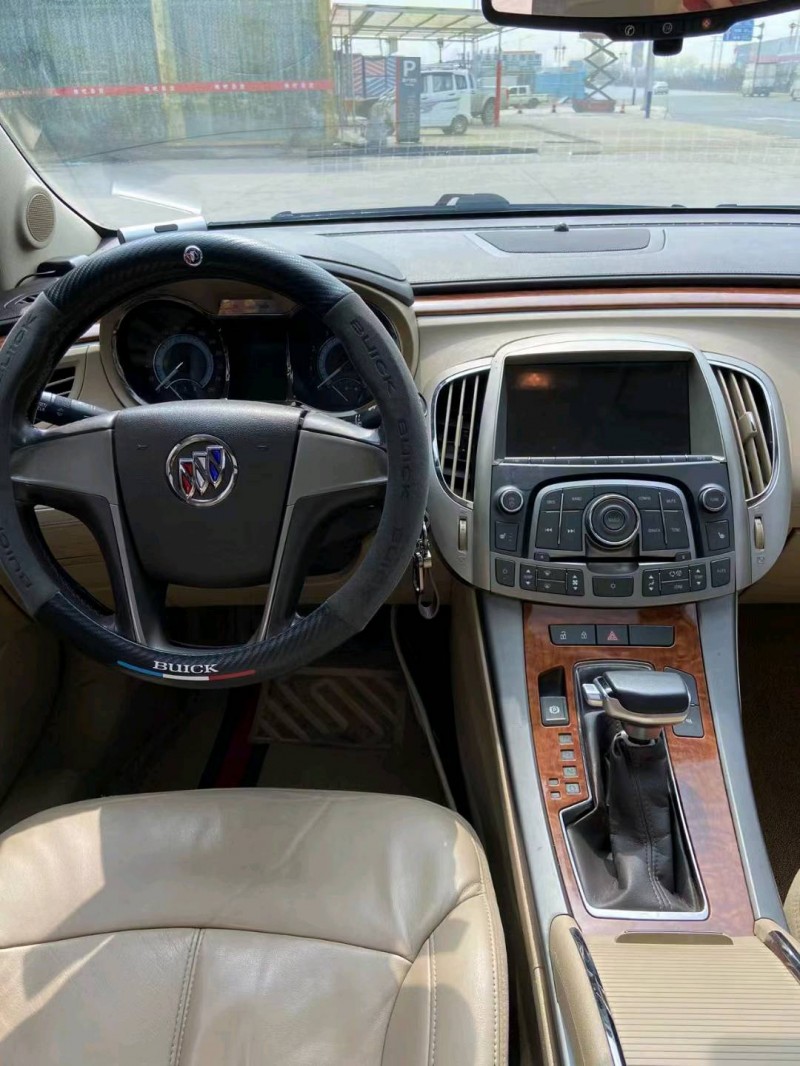 保定10年别克君越7