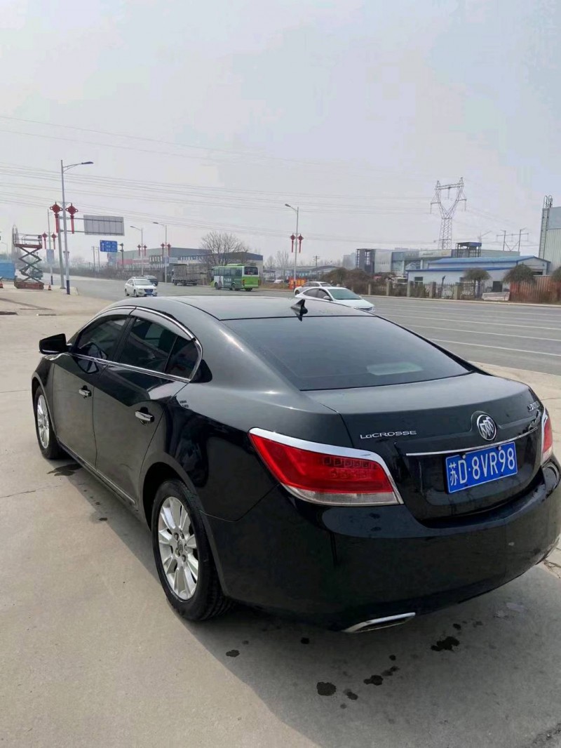 保定10年别克君越8