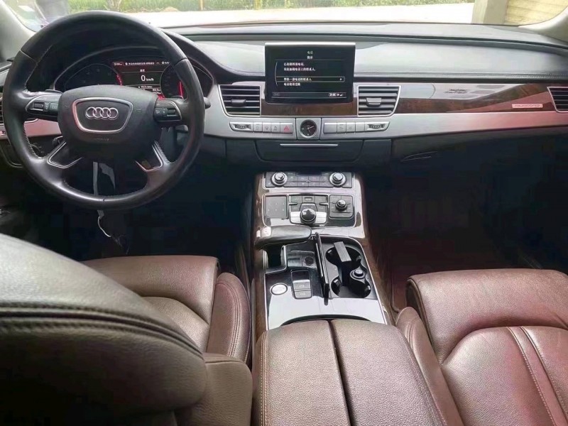 济宁14年奥迪A8L4