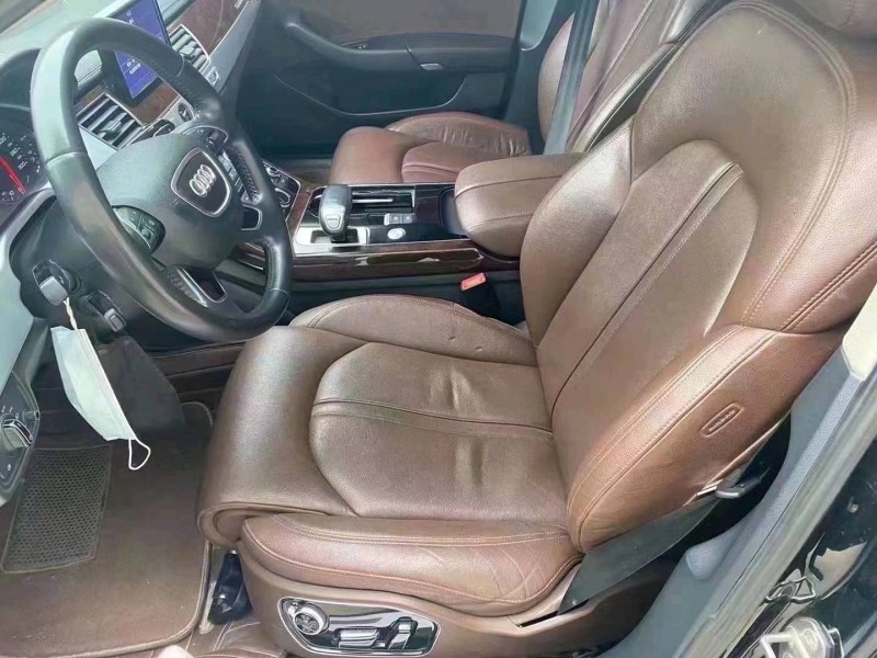 济宁14年奥迪A8L5