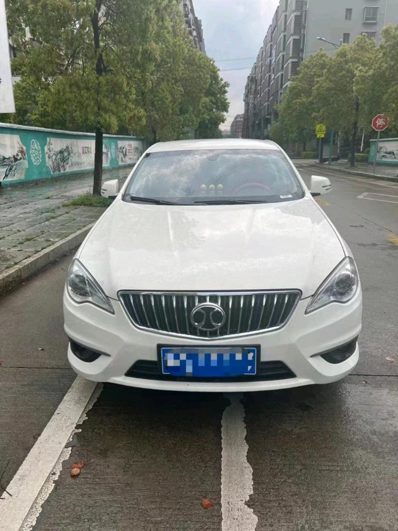 衡阳19年北汽绅宝D701
