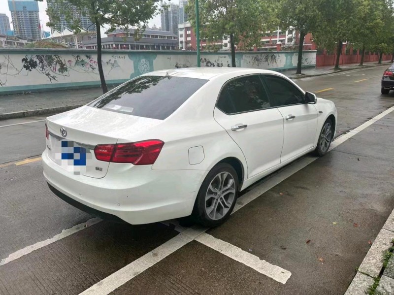衡阳19年北汽绅宝D703