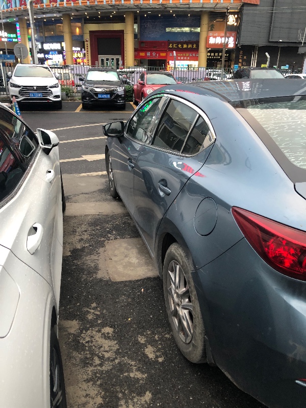 广州16年马自达昂克赛拉4