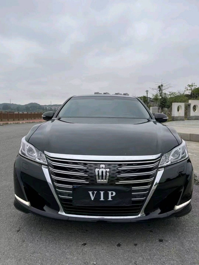 广州17年丰田皇冠1