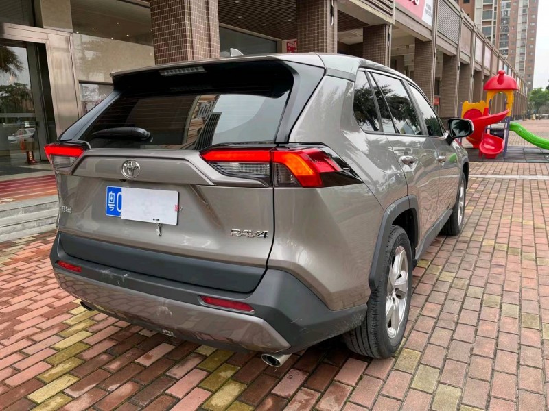 珠海22年丰田RAV43
