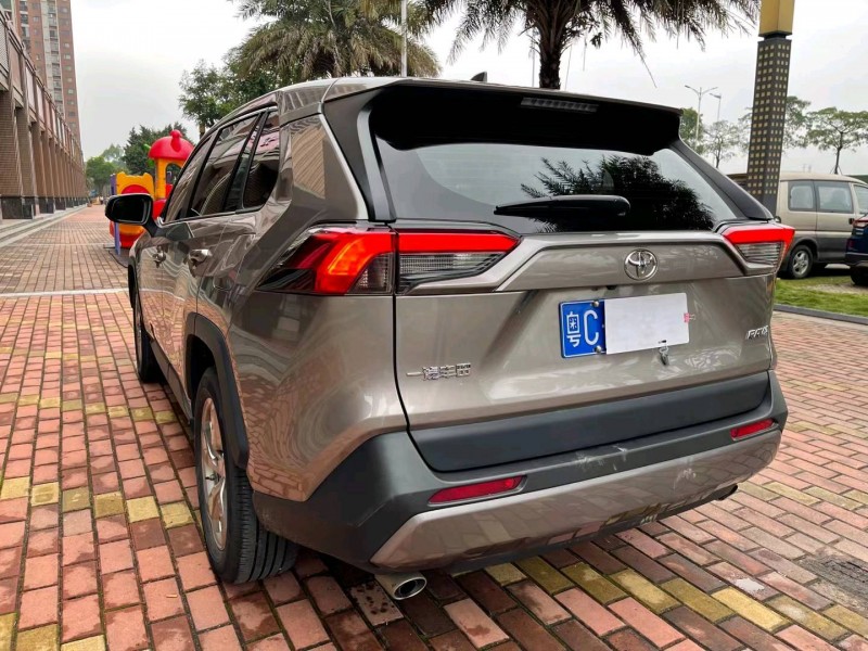 珠海22年丰田RAV45
