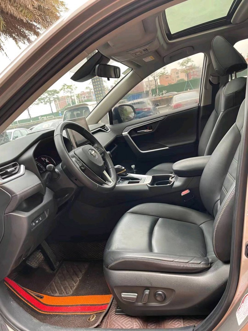 珠海22年丰田RAV48