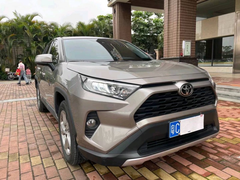 珠海22年丰田RAV49