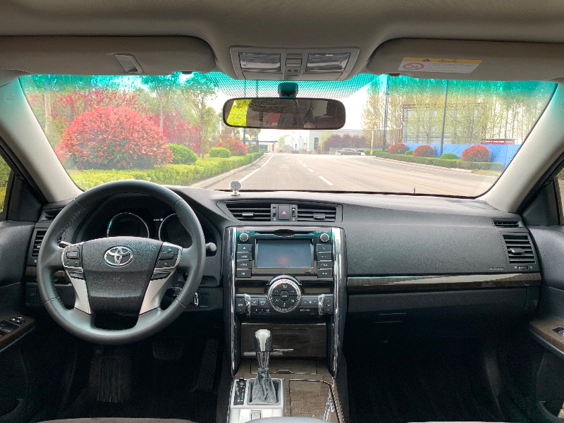 济宁15年丰田锐志7