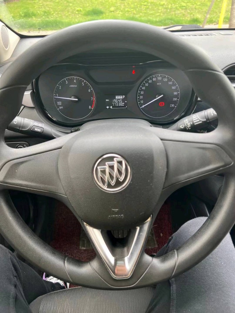 青岛18年别克凯越7