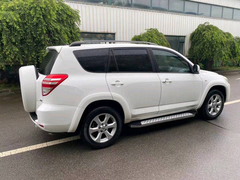 沈阳11年丰田RAV47