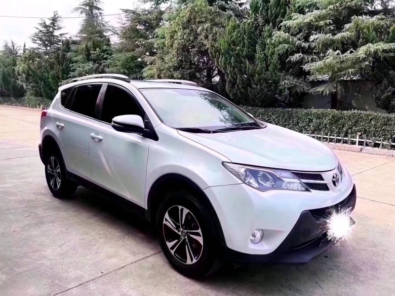济南15年丰田RAV42