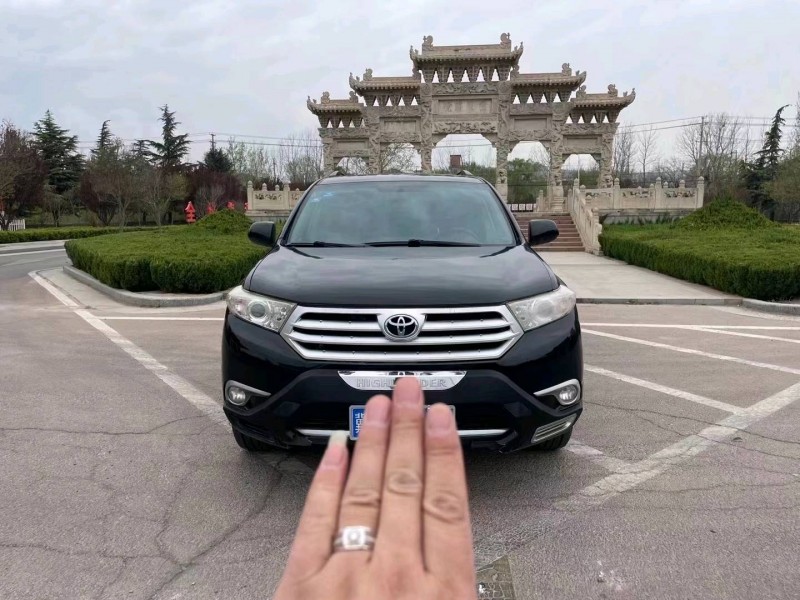 济南12年丰田汉兰达1