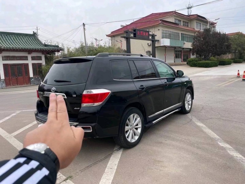 济南12年丰田汉兰达8