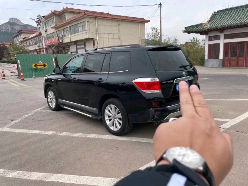 济南12年丰田汉兰达7