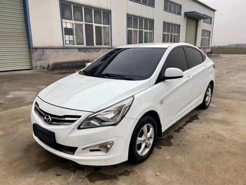 鹤壁15年现代瑞纳2