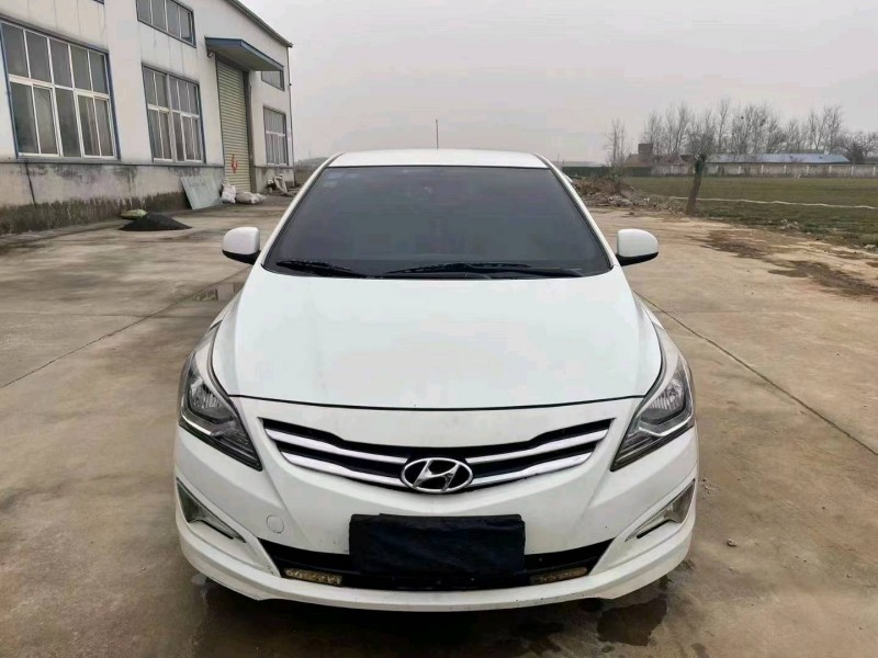 鹤壁15年现代瑞纳1